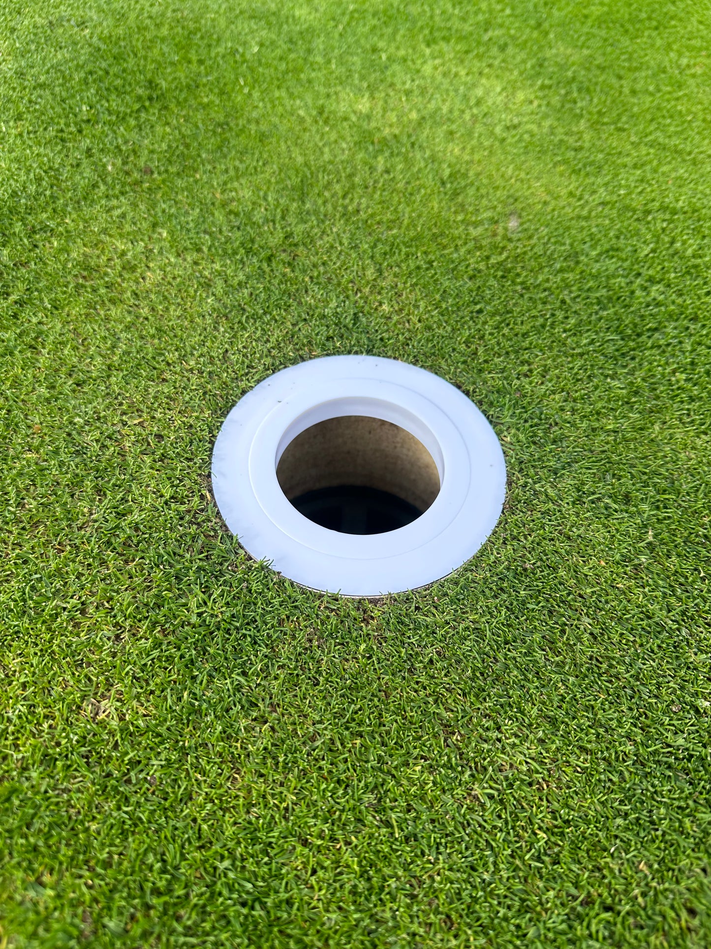 Golf Hole Reducer - Perfect Speed & Line