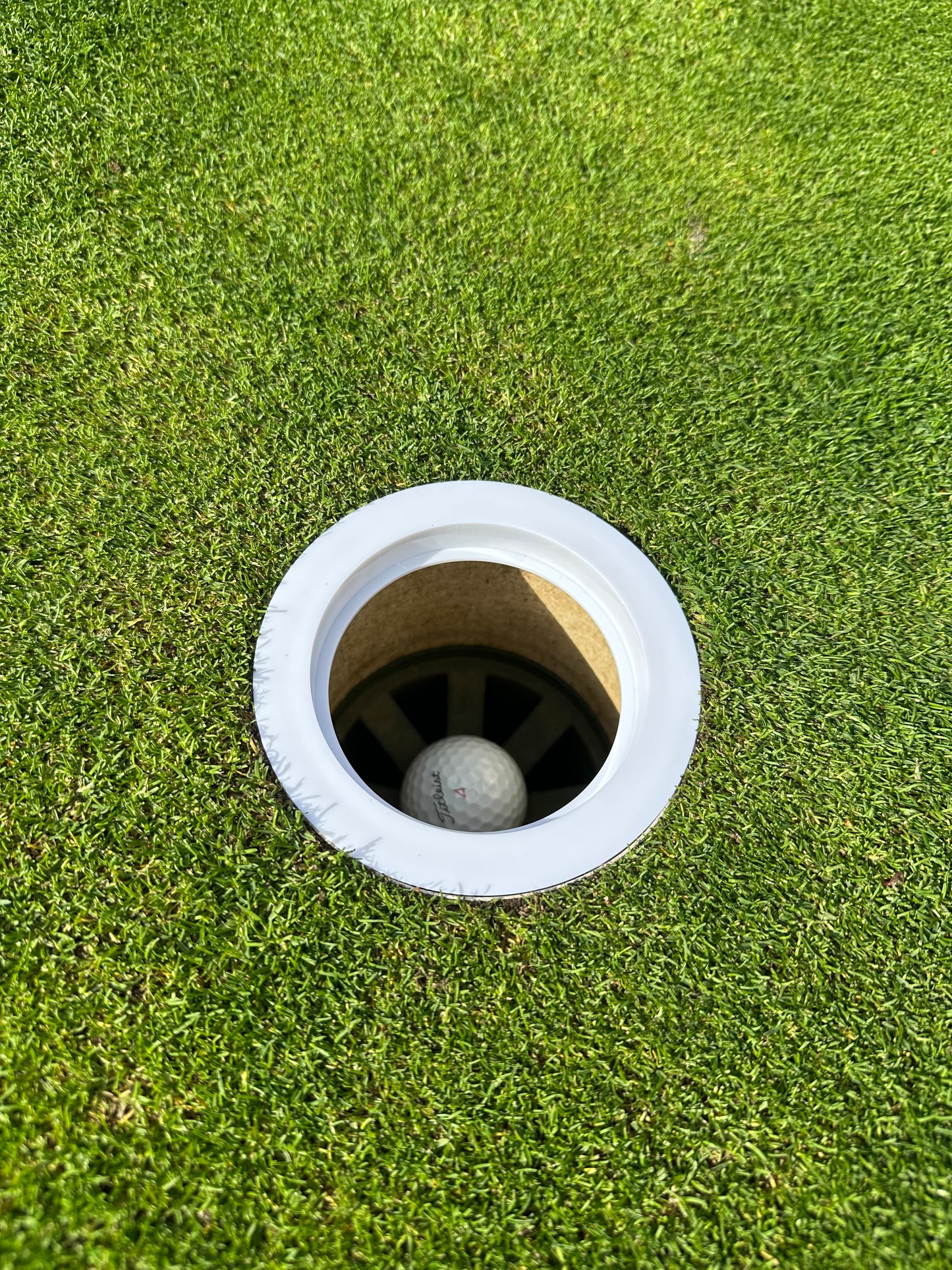 Golf Hole Reducer - Perfect Speed & Line