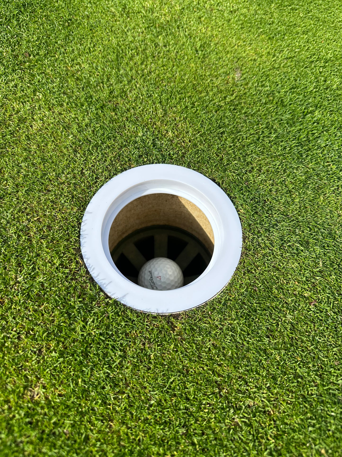 Golf Hole Reducer - Perfect Speed & Line